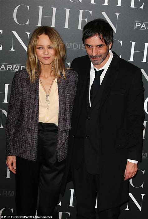 johnny depp vanessa paradis mariage|Johnny Depps Ex Vanessa Paradis Marries Samuel Benchetrit in。